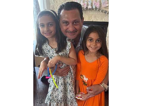 The owner and his daughters.